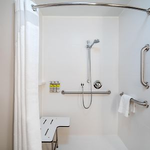 King Room Mobility or hearing accessible